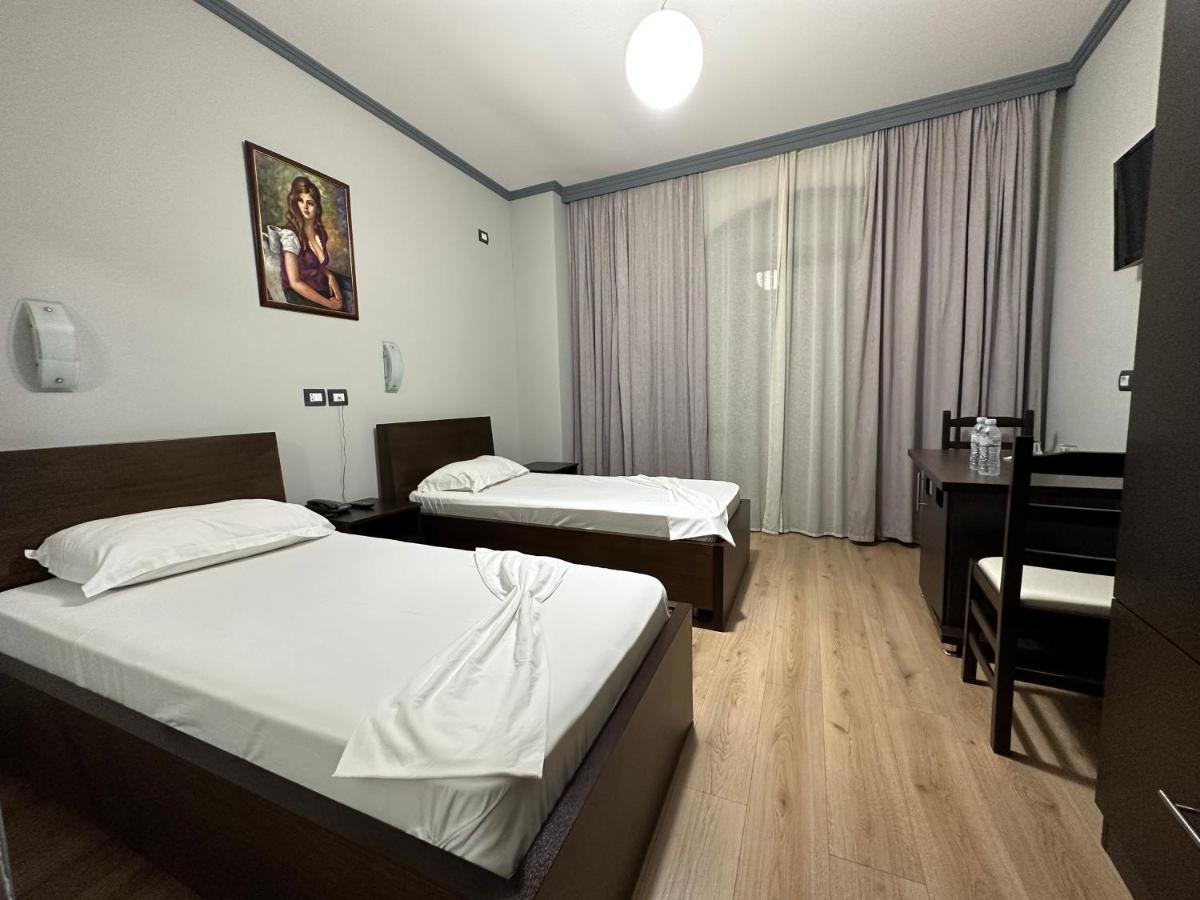 Panorama Rooms Hotel Near The Old Bazaar Kruje Bagian luar foto
