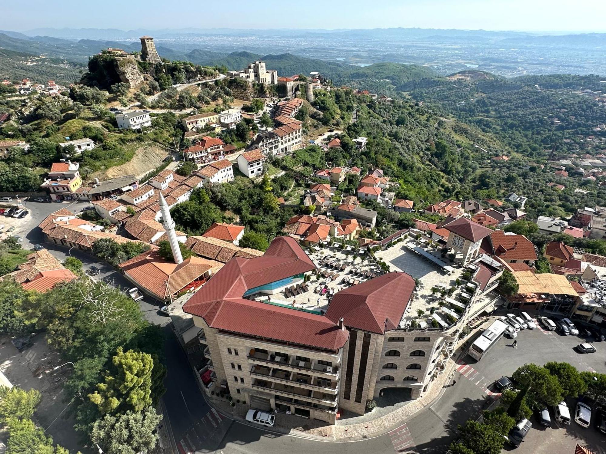 Panorama Rooms Hotel Near The Old Bazaar Kruje Bagian luar foto