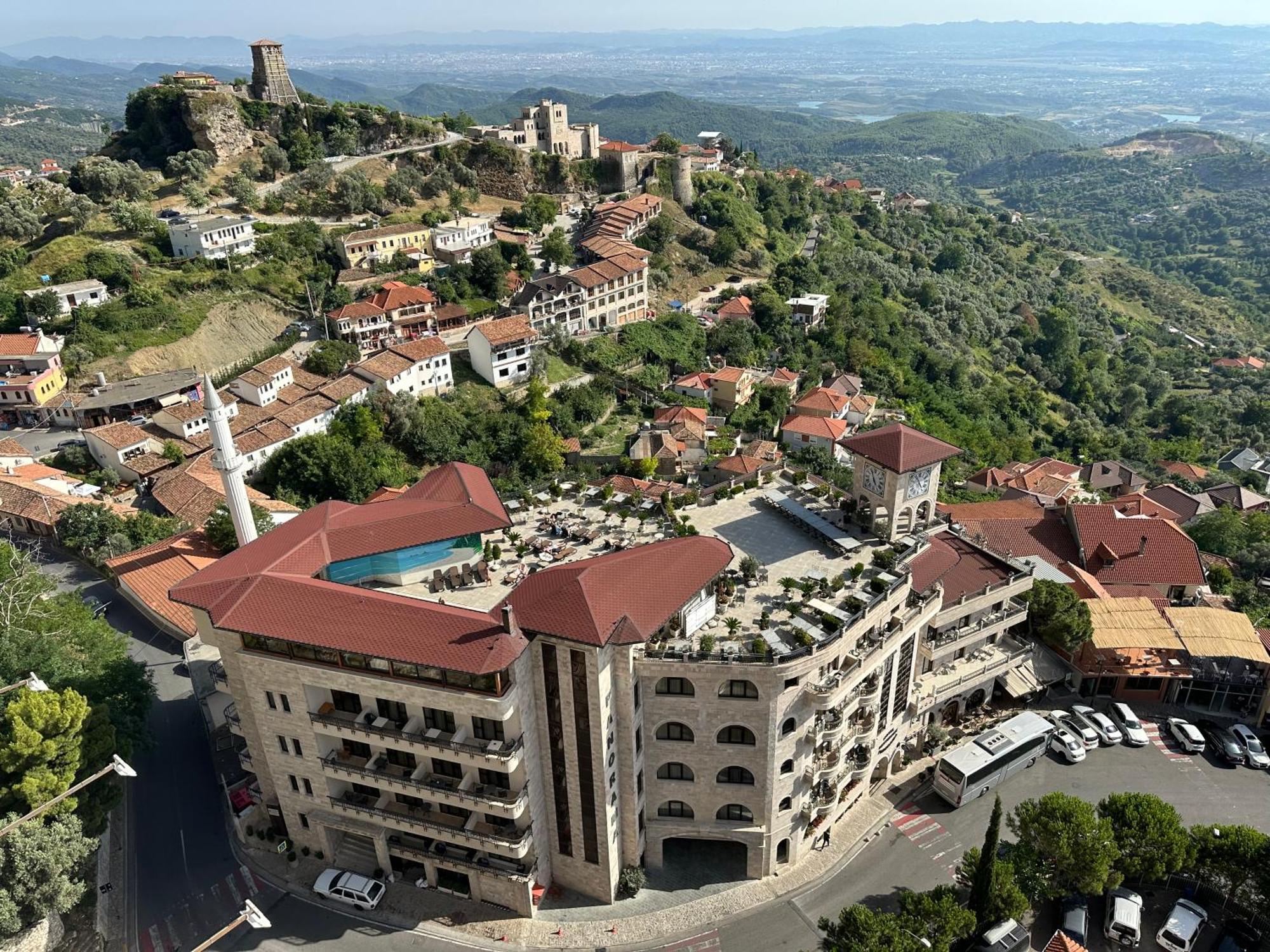 Panorama Rooms Hotel Near The Old Bazaar Kruje Bagian luar foto