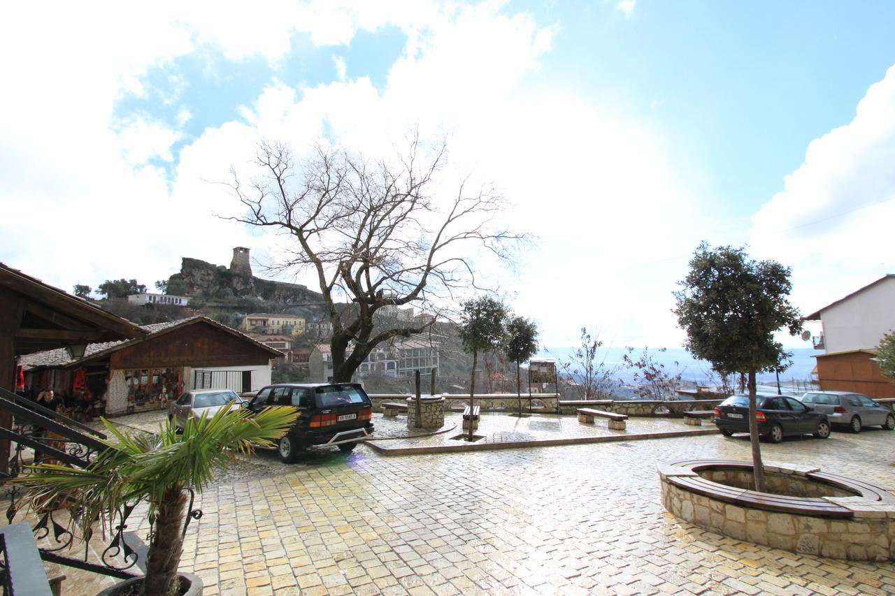 Panorama Rooms Hotel Near The Old Bazaar Kruje Bagian luar foto